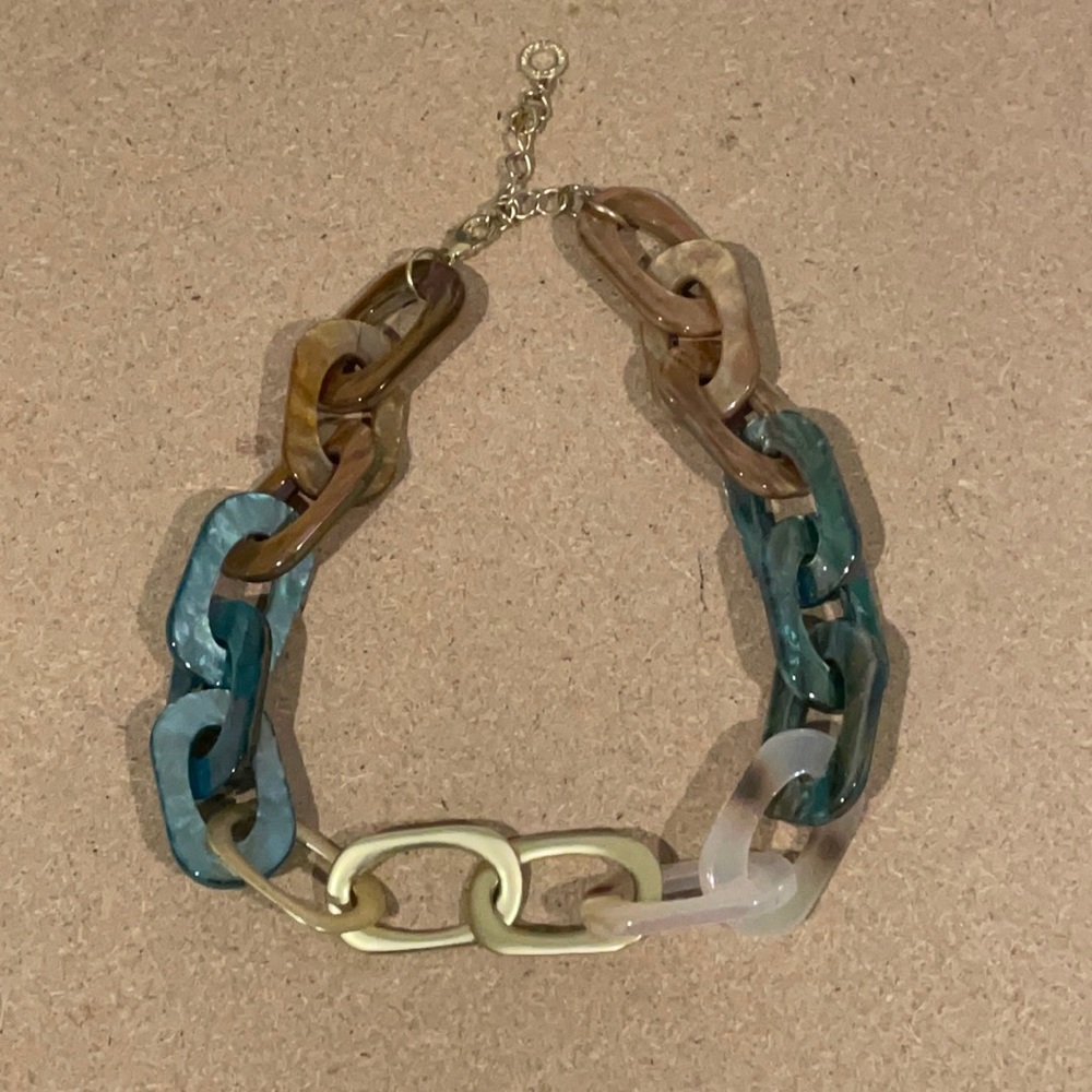 Chain link necklace